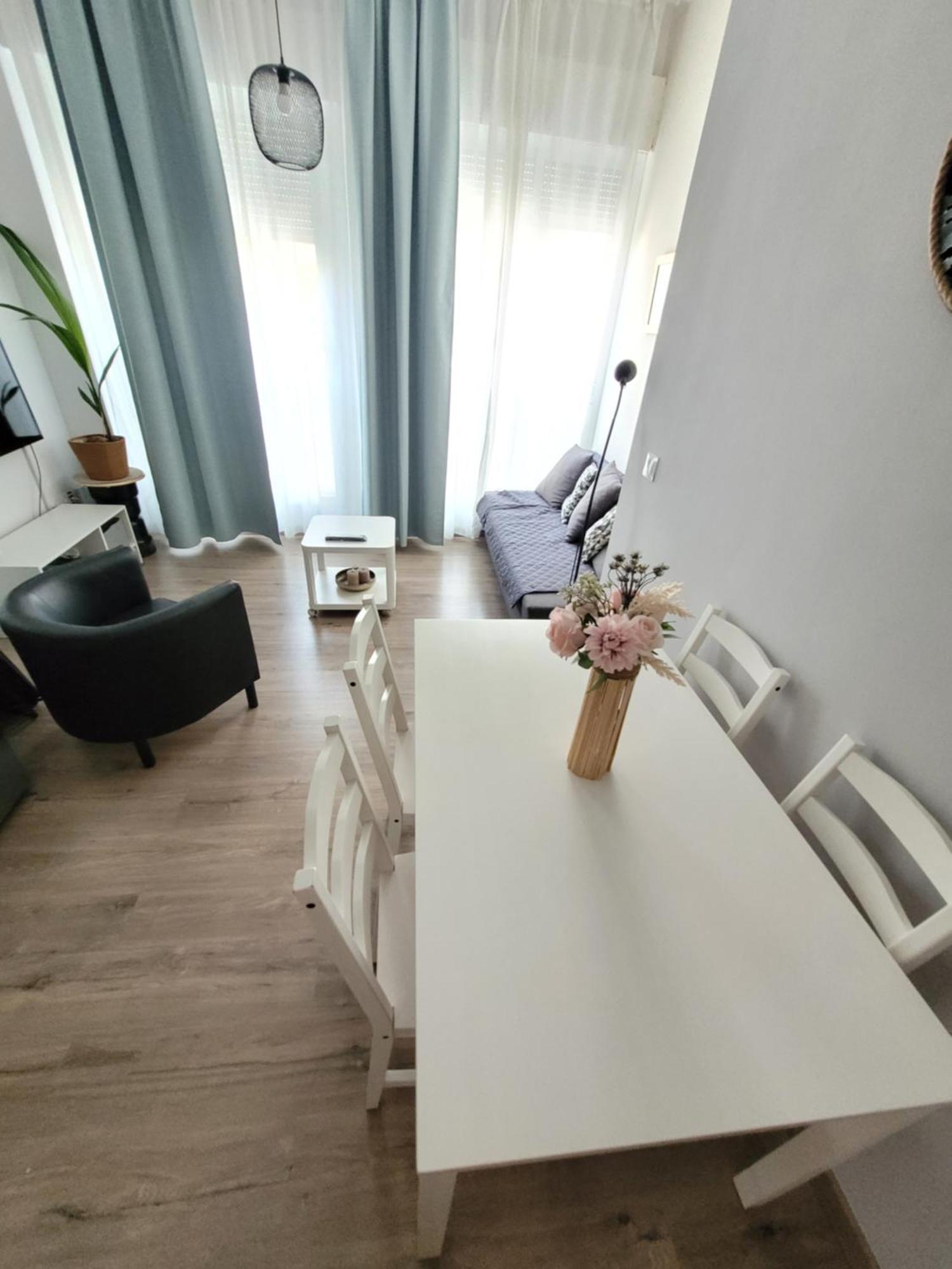Apartment In The Center Of Seville Ngoại thất bức ảnh